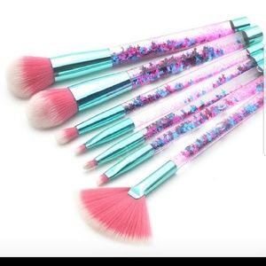 Makeup brushes